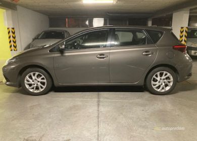 Predam Toyotu Auris 1,6 97Kw 5/2018